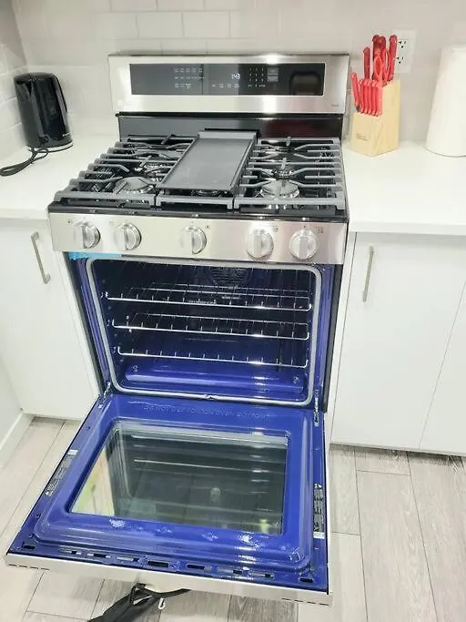 Apartment Cozy And Accessible 2 Bedroom Suite Calgary