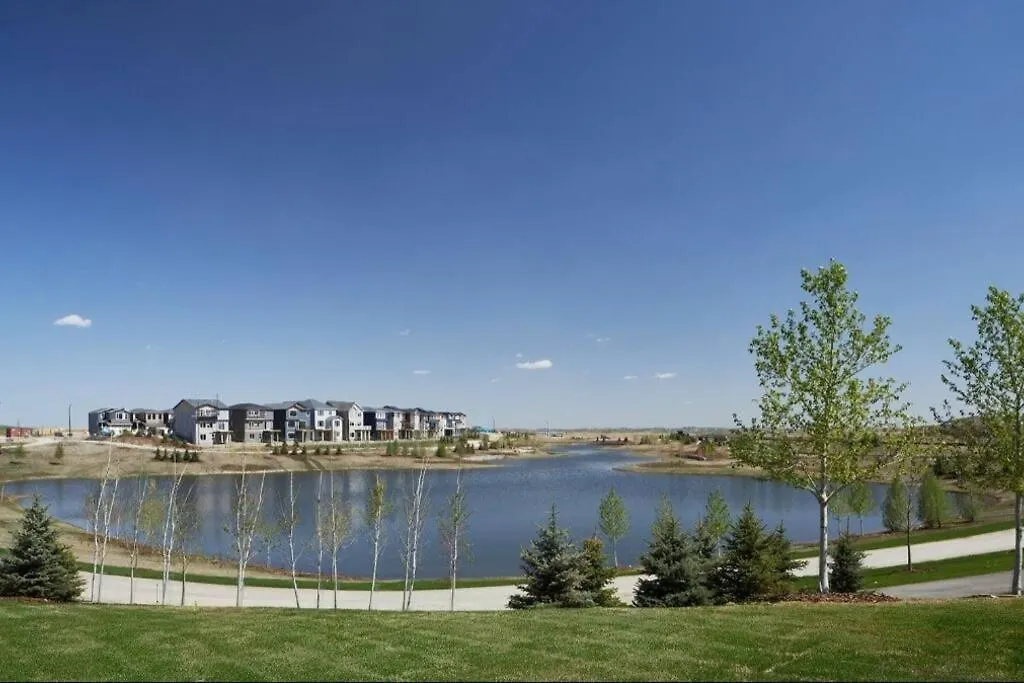 Cozy And Accessible 2 Bedroom Suite Calgary