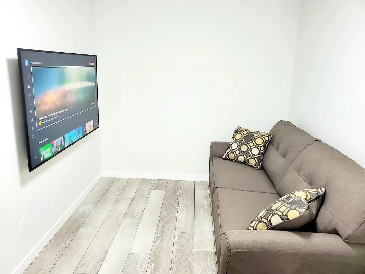 Cozy And Accessible 2 Bedroom Suite Calgary Canada