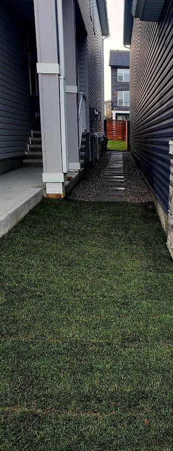 Cozy And Accessible 2 Bedroom Suite Calgary
